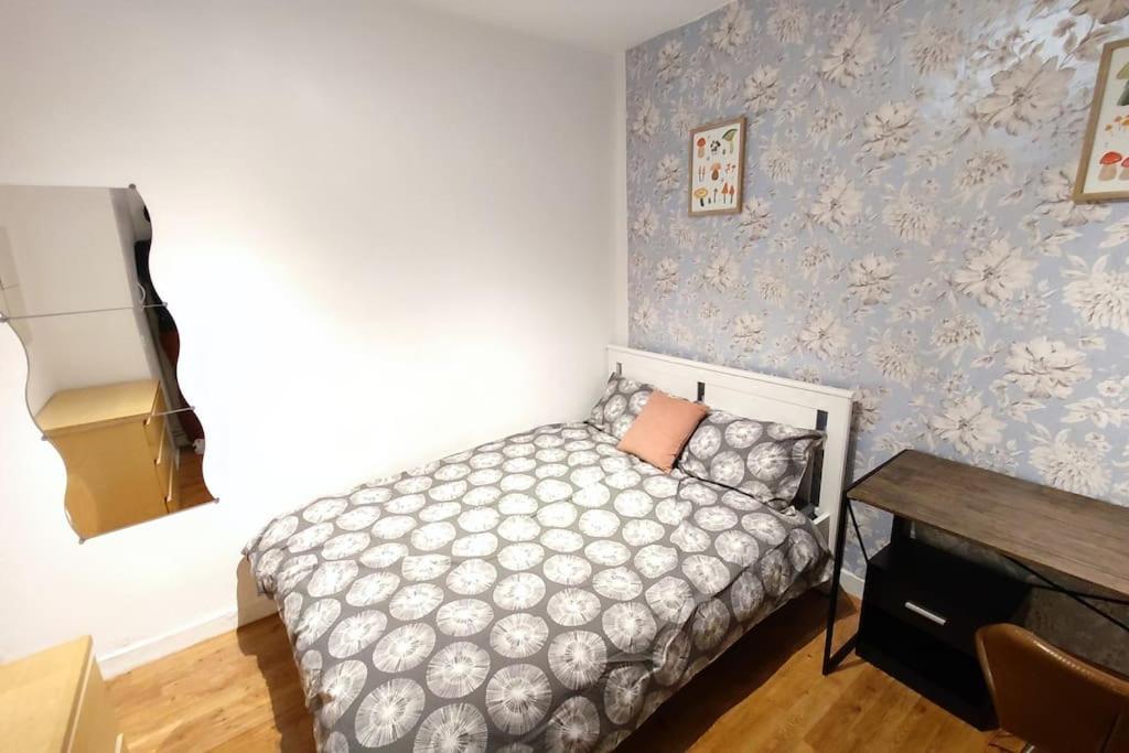 Central London Spacious Flat With 2 To 3 Bedrooms Экстерьер фото